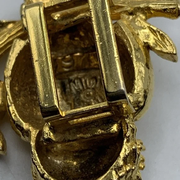 Sculptural 1979 Mimi Di N Signed Bow belt buckles